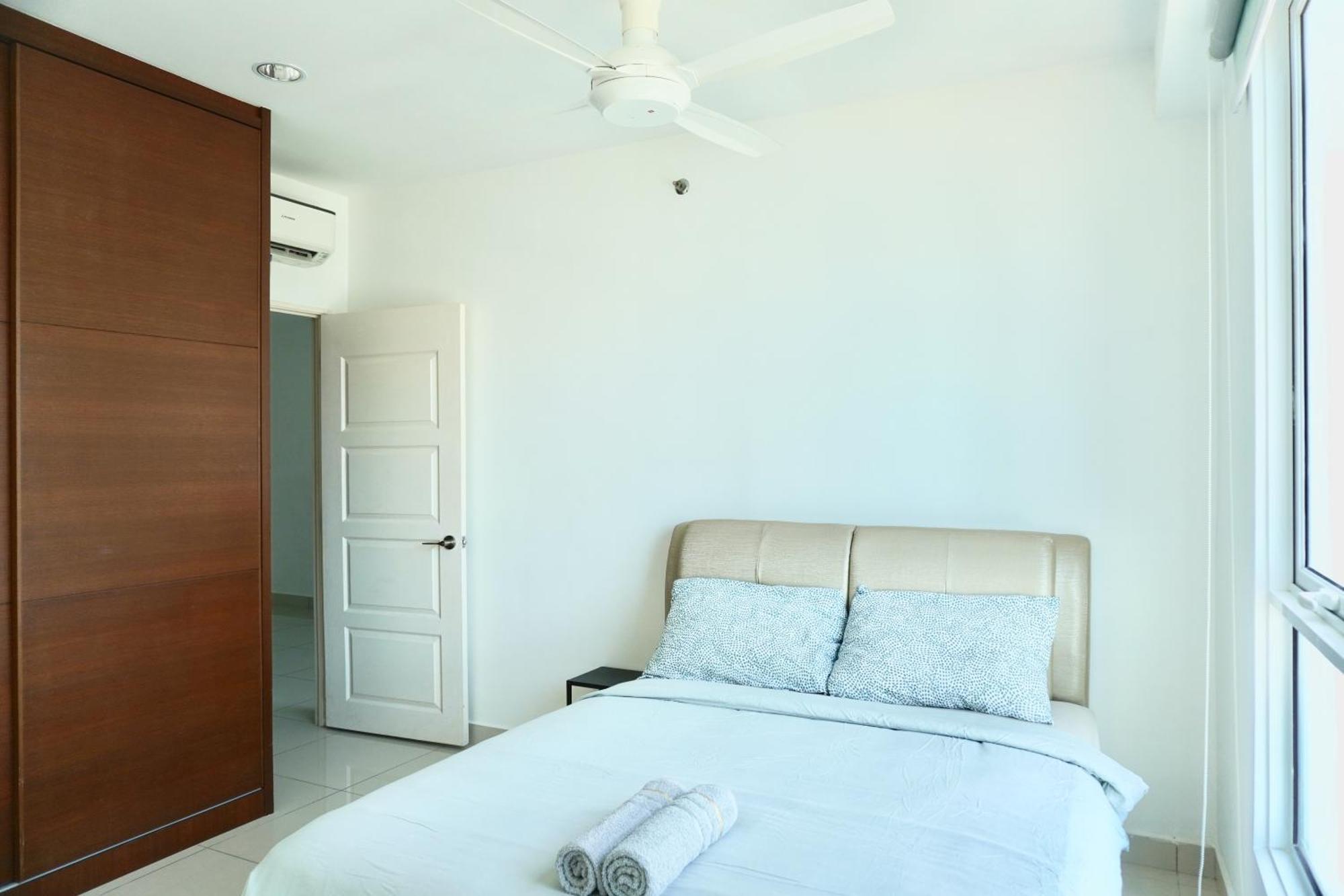 Gurney Drive Mansion One Serviced Apartment George Town Room photo