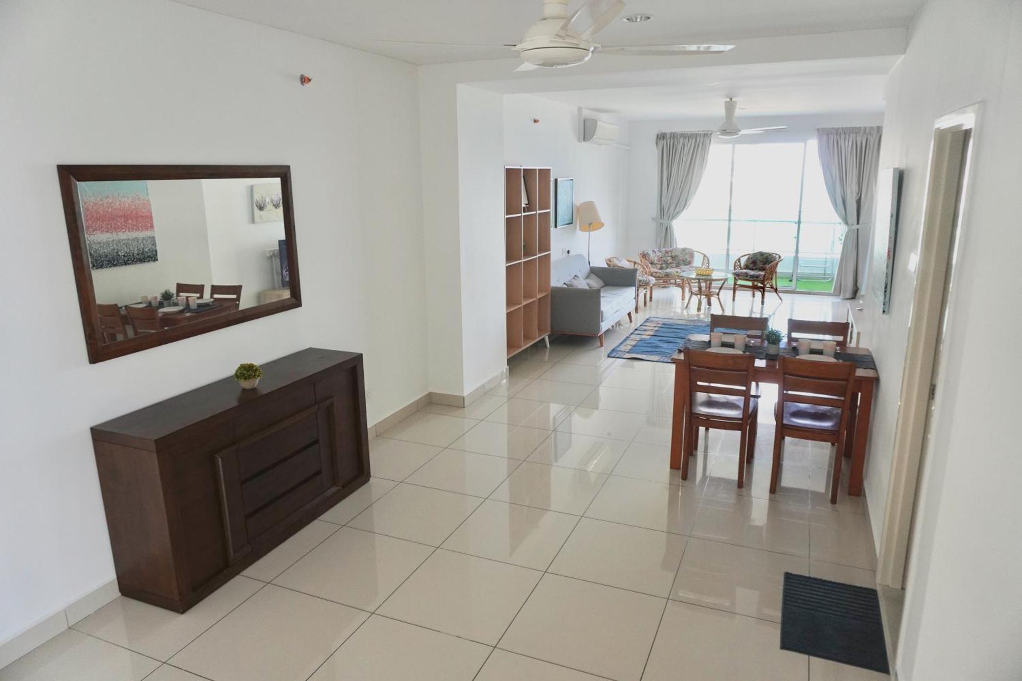 Gurney Drive Mansion One Serviced Apartment George Town Room photo